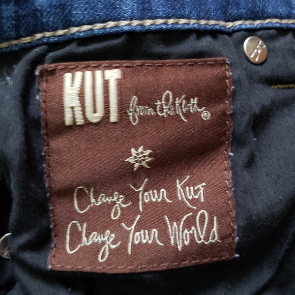 KUT Cathrine Boyfriend Denim Shorts - 4 - Picture 6 of 7